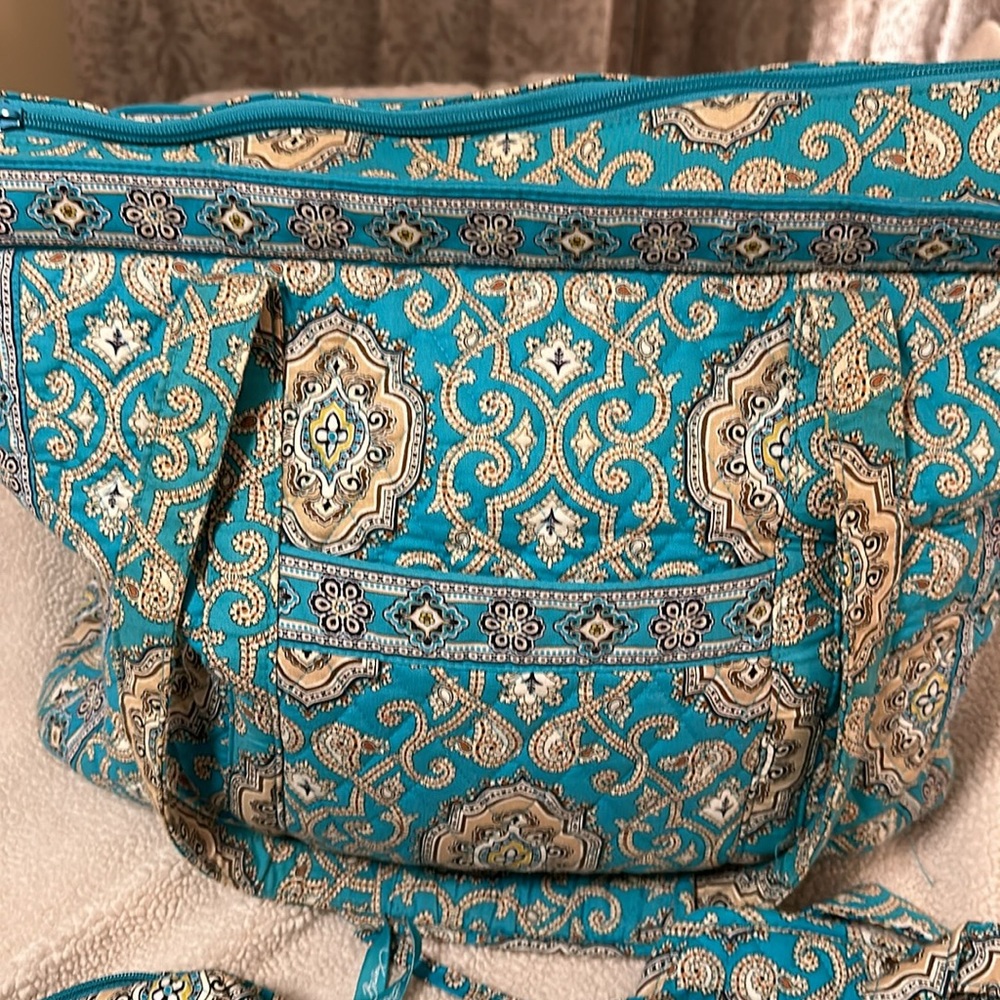 VERA BRADLEY travel set , duffle , cosmetic and hanging toiletry bag - Picture 2 of 15